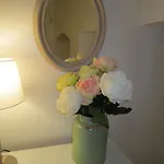 Alfama Shabby Chic Flat דירה *